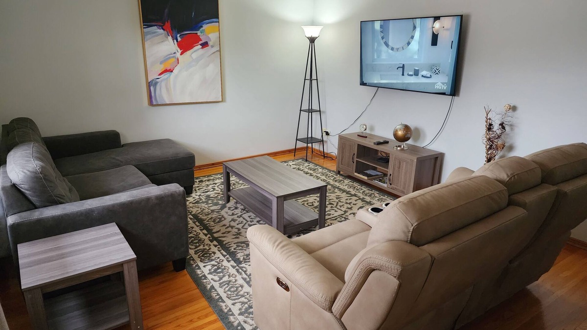 Saskatoon House | Tastefully furnished 5 Bedroom home in the heart of Saskatoon
