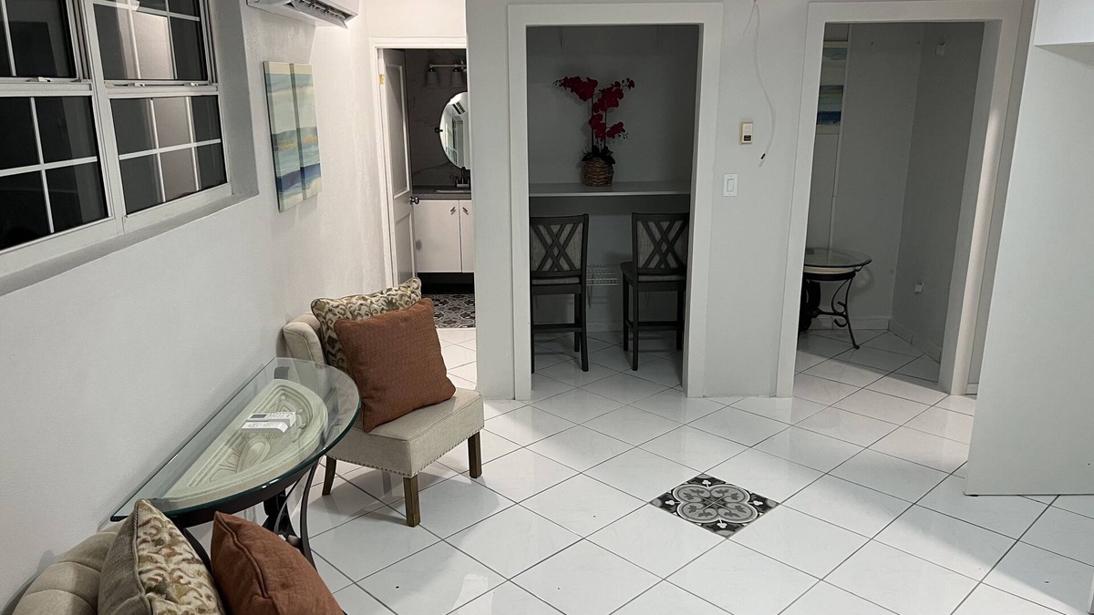 Nassau Apartment | Tastefully Furnished One Bedroom In The East