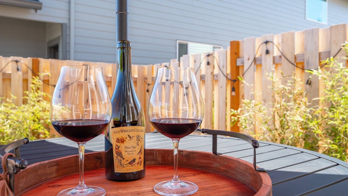 Carlton House | Tasting Rooms Around the Corner!