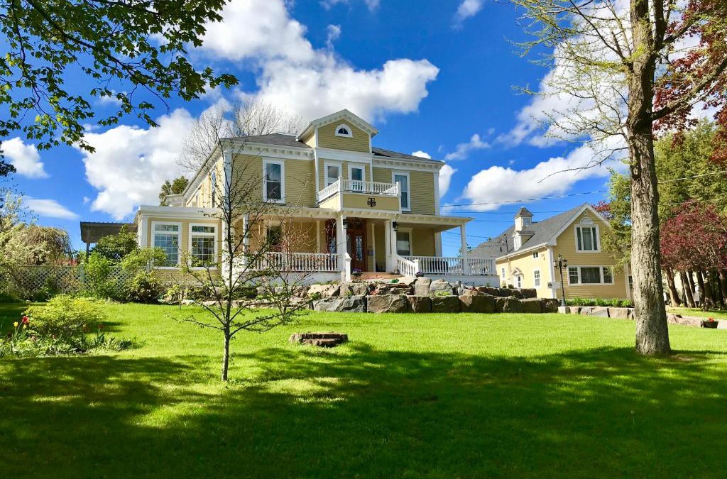 Wolfville Hotel | Tattingstone Inn