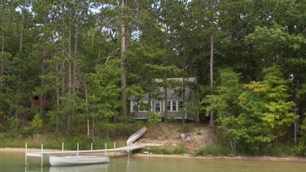 Michaywe Cottage | Tattrie's Cottage on Opal Lake