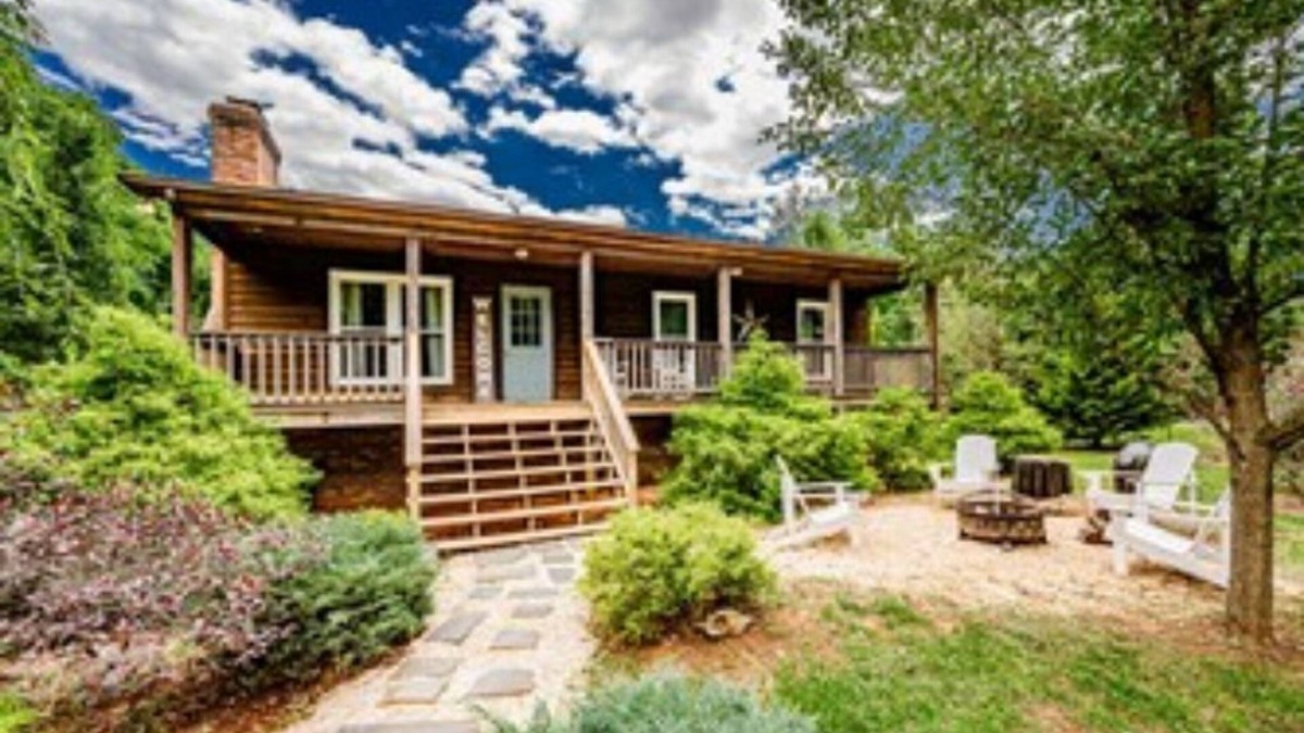Wolftown House | Tatum's Mtn View Retreat- SAUNA-Hiking- Unit A