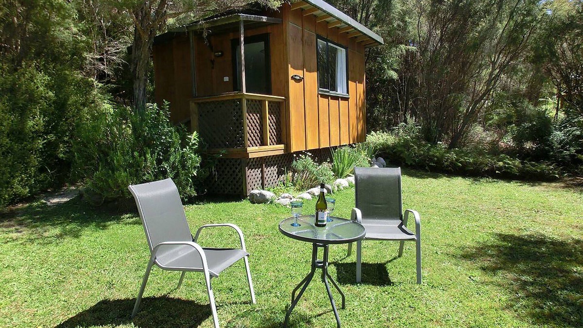 Collingwood Cabin | Tauhou Cabin - Ao Marama Retreat - Stunning Bush setting and Ocean Views