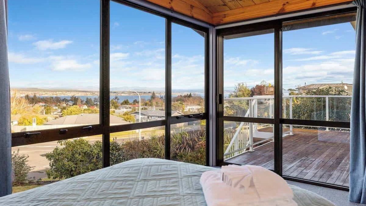 Taupo House | Taupo Views-family Retreat
