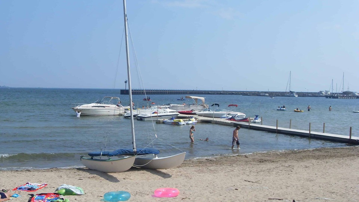 Tawas City Hotel | Tawas Bay Beach Resort