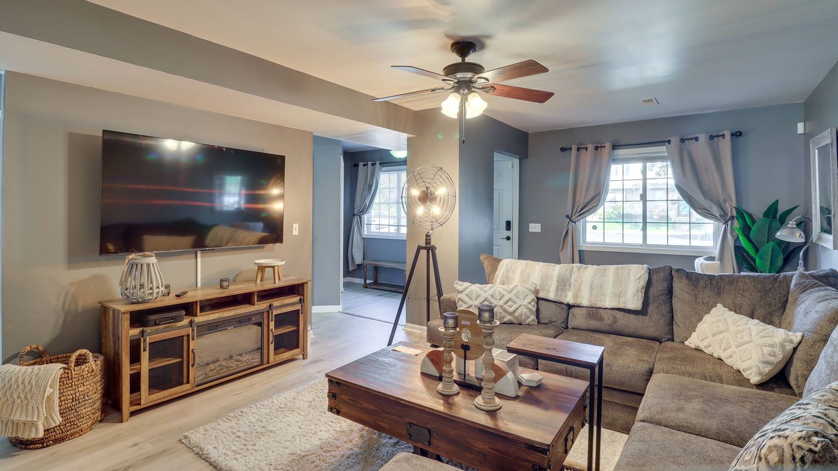 Taylor Condo | Taylor Condo Rental w/ Fireplace ~ 5 Mi to Airport