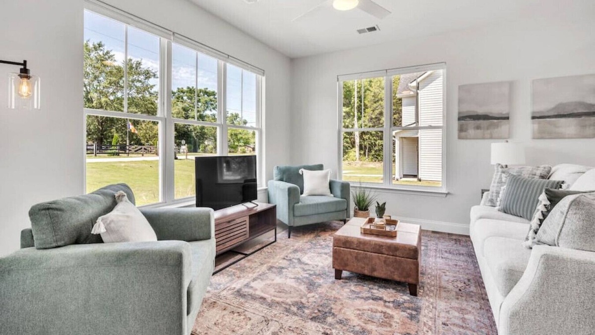 Taylors House | Taylor's Grove West- 20 min to DT Greenville/TR