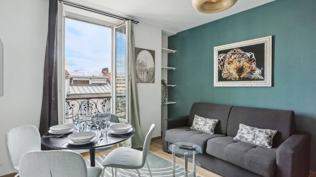 Montreuil Apartment | TBS 164 - Cosy and modern cocoon