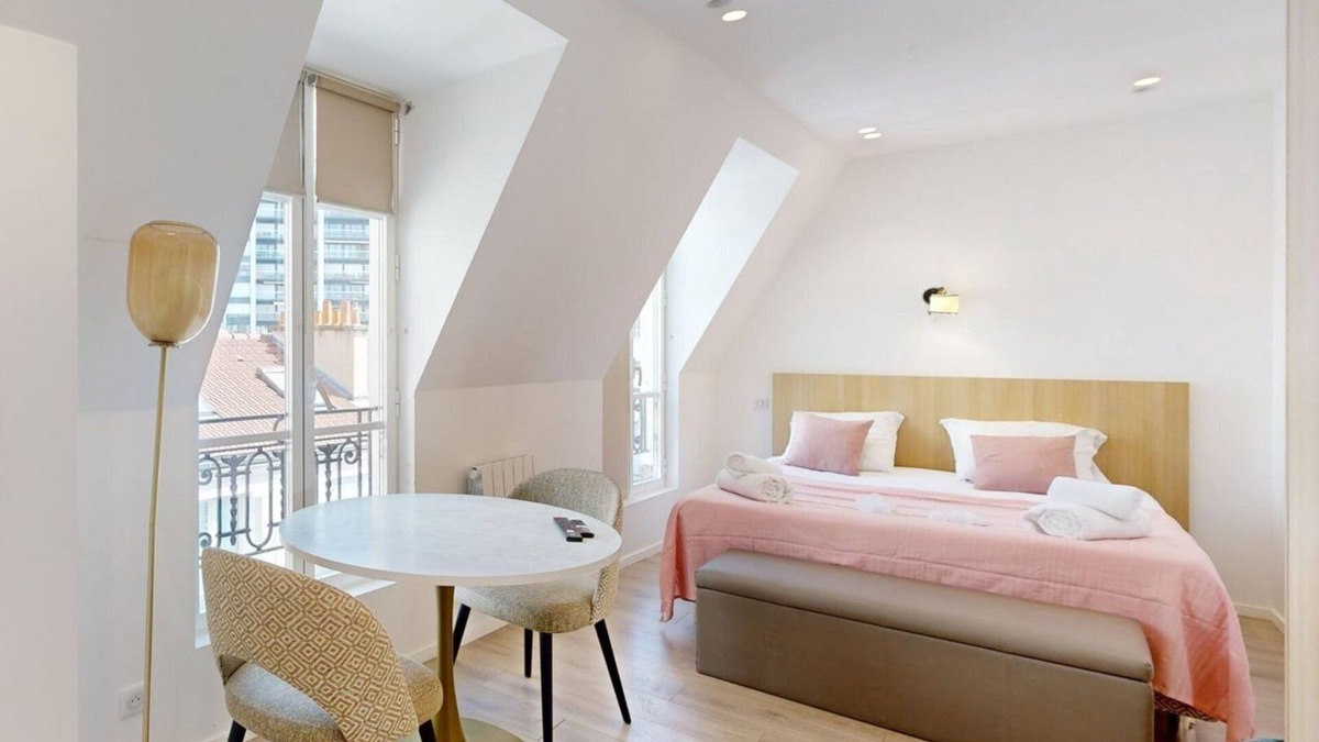 13th Arrondissement Apartment | TBS 36 - Studio with timeless charm