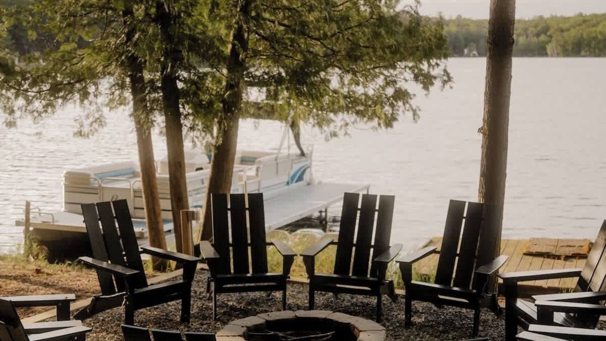 Mayfield Cabin | TC Lake House w/Hot Tub, Pontoon, & Game Room!