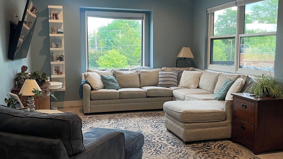 Traverse City Condo | TC West Side Condo, Central Location, Spacious, Dog Friendly!