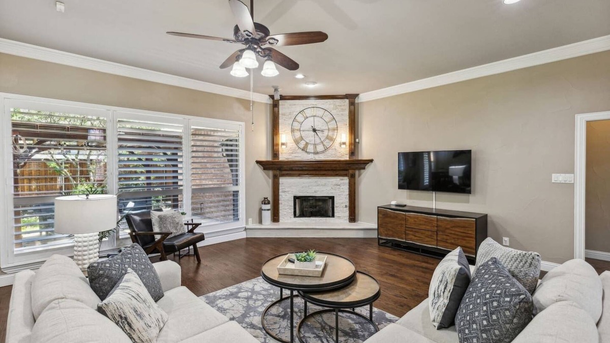 Southwest Carrollton House | TCH - Spacious 4bd/4ba home in Carrollton w/Office