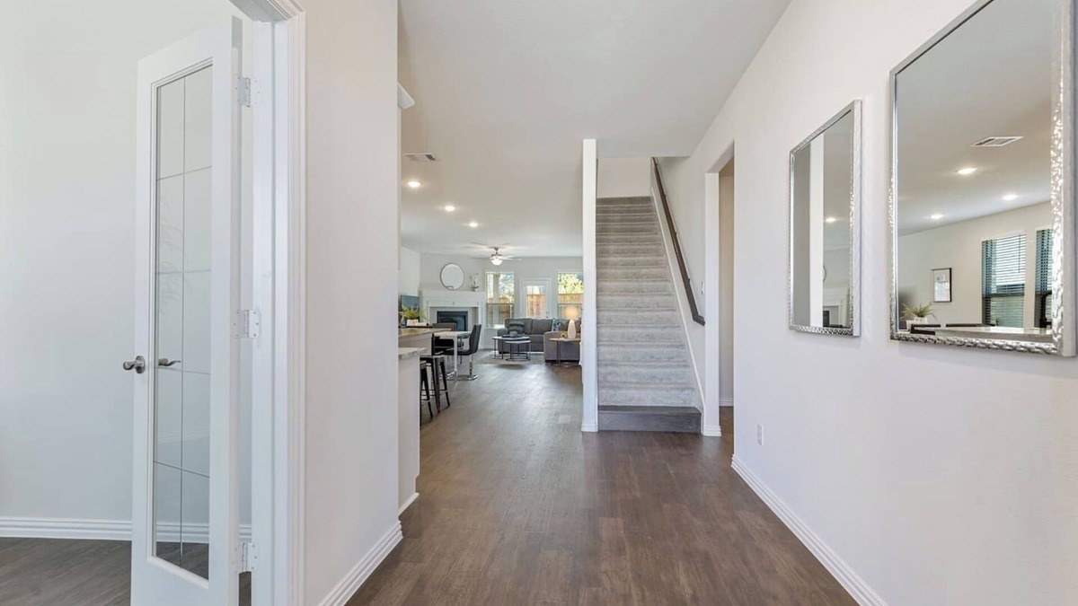 Northlake House | TCH - Spacious 5bd/3ba home in Northlake w/Office