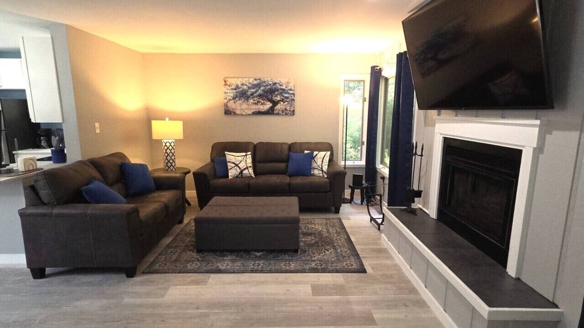 East Stroudsburg House | TDT Poconos Getaways