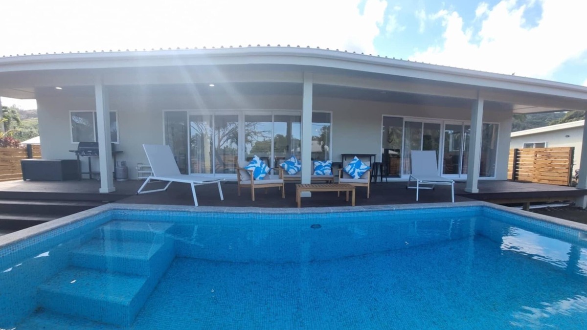 Muri Villa | Te Aro Villa 1nBrand new 3 brm villa with pool in Muri.