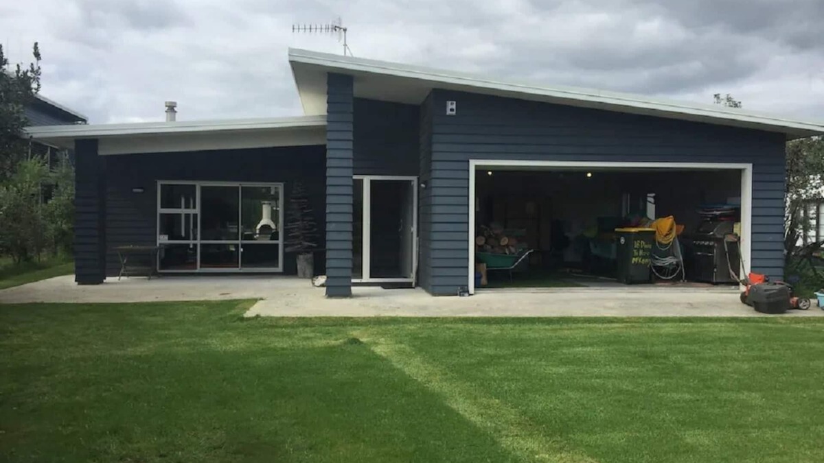 Te Horo Beach House | Te Horo - Large House Close to Beach and Amenities