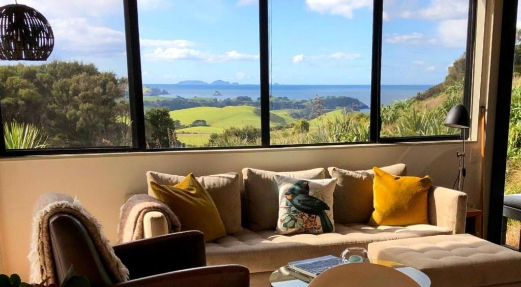 Taiharuru Villa | Te Huia