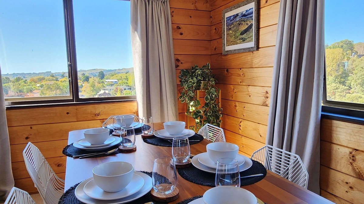 Havelock North House | Te Mata Peak Retreat/Central to HN & Local Venues/Clean, Comfortable, & Lux