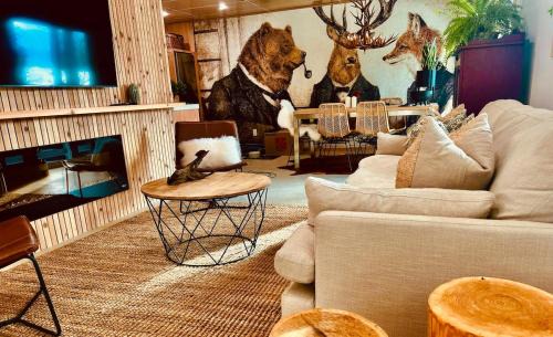 Central Kootenay Apartment | Tea Time Lakeside