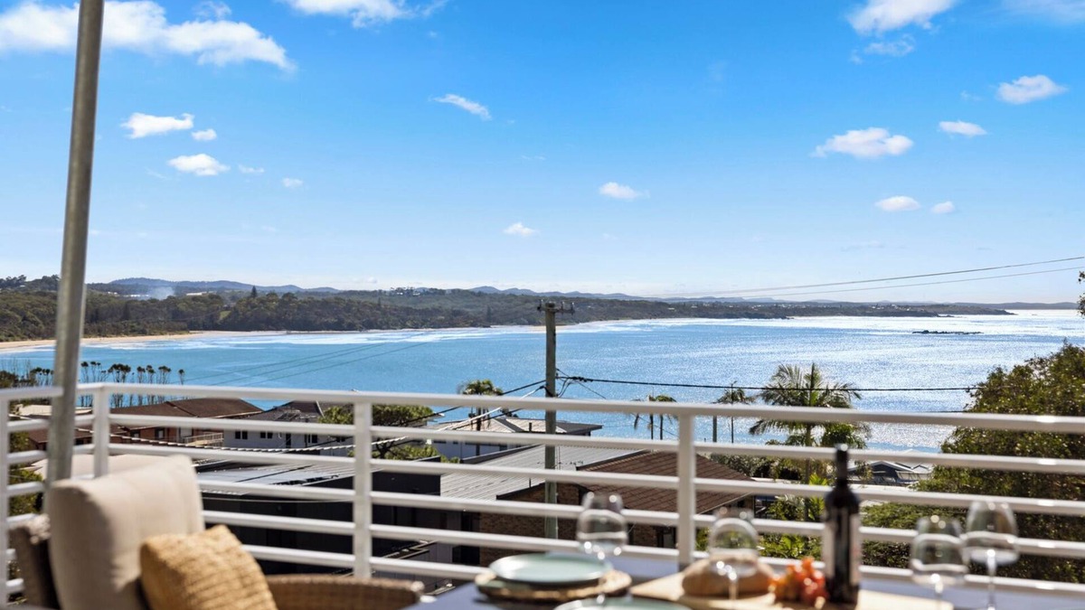 Woolgoolga House | Tea Trees Oceanfront Bliss with Solitary Islands Views |Woolgoolga Retreat