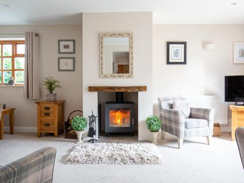 Stow-on-the-Wold House | Teagles Cottage in Stow, EV parking