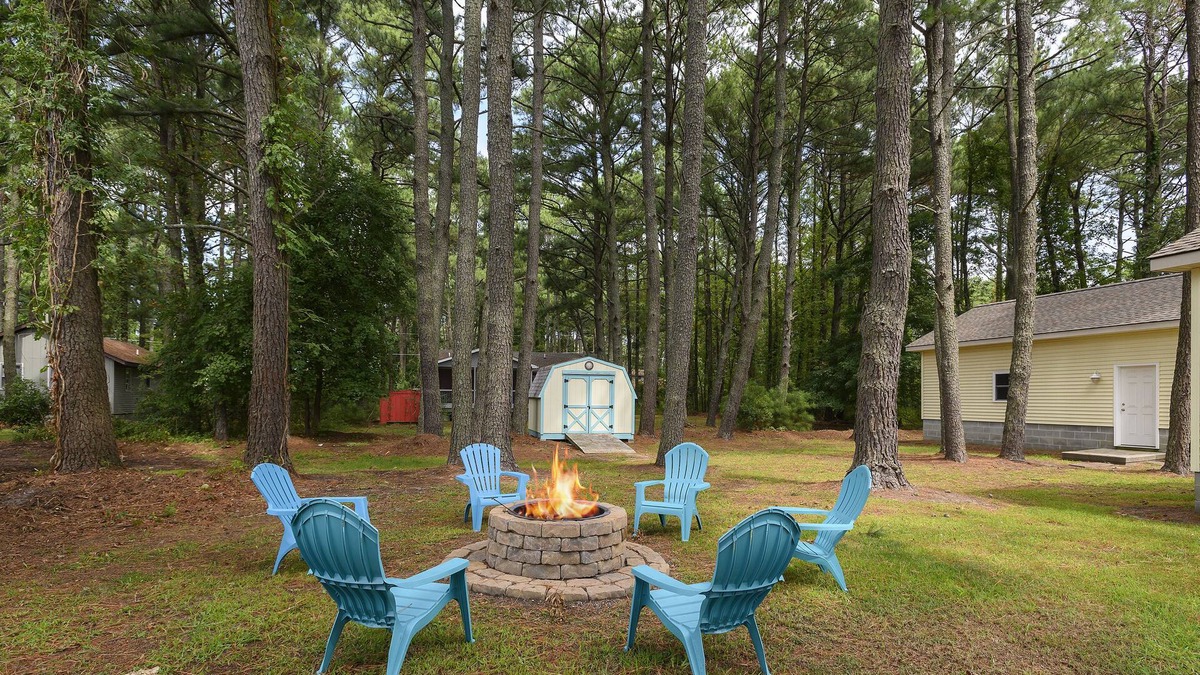Piney Island House | Teague Time - Only 5 min to the Beach!