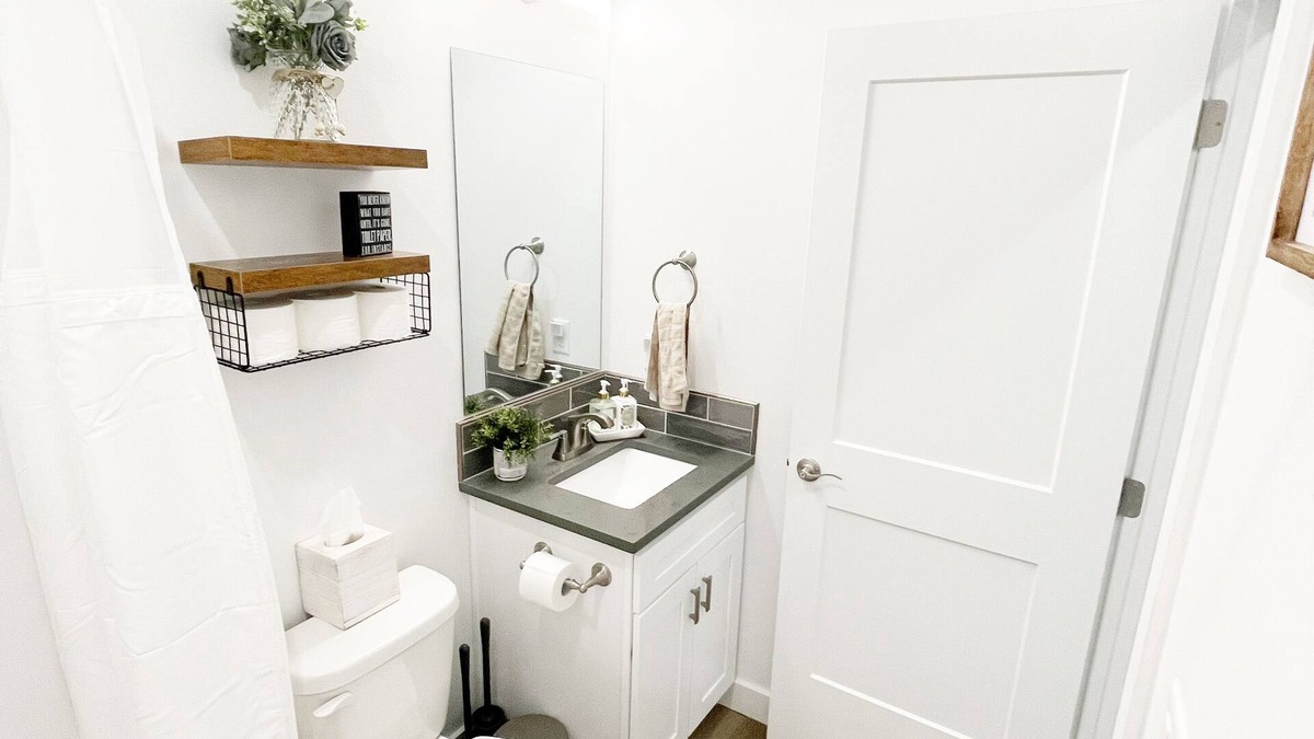 Moses Lake House | Tee Box Retreat - Home in The Legacy Golf Course