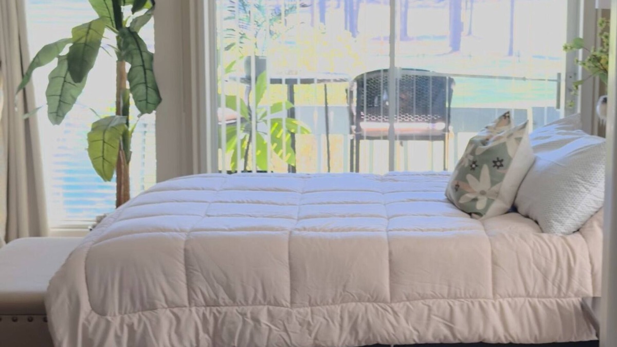 Daphne Condo | Tee for 2 on the 18th hole in Daphne!