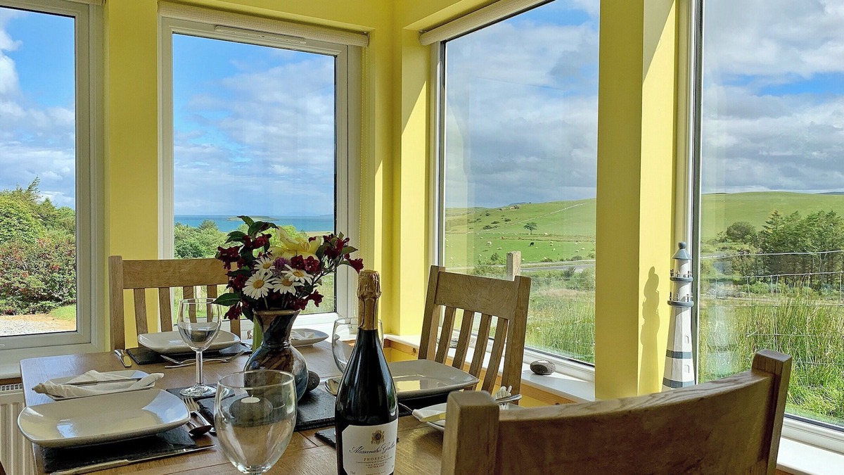 Flashader Cottage | Teeny’s Cottage is a spacious family holiday home set all on the ground floor.