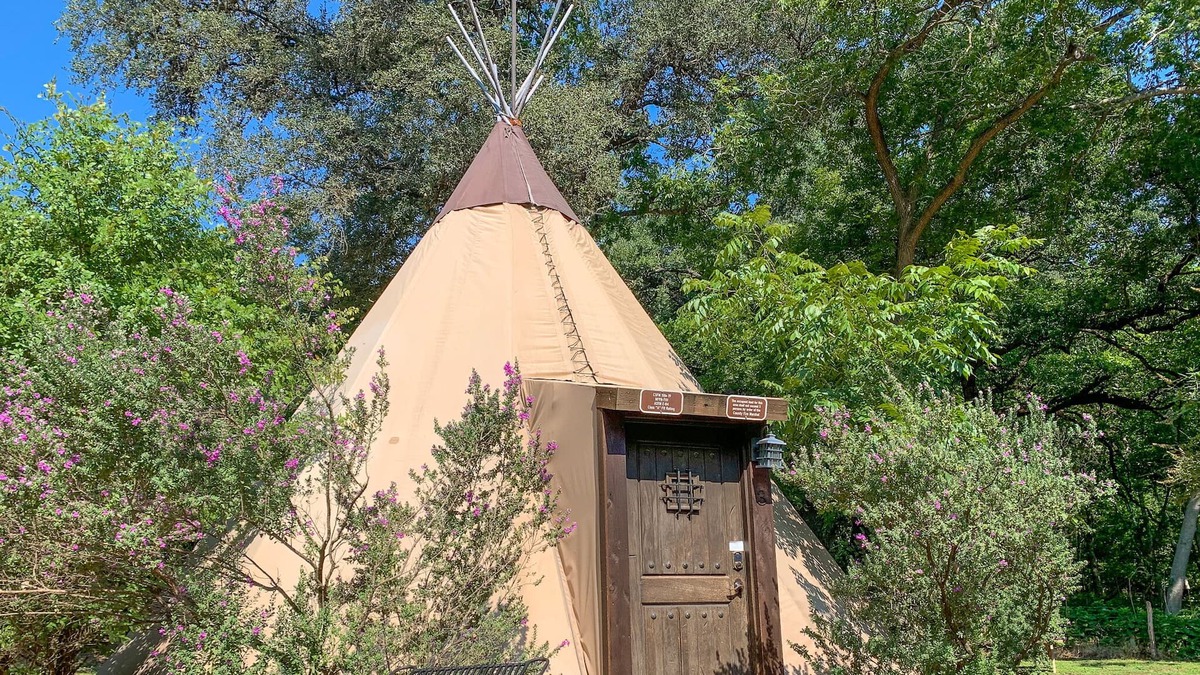 Seguin Cottage | Teepee 3 is a Stylish Fully Furnished Teepee at Geronimo Creek Retreat