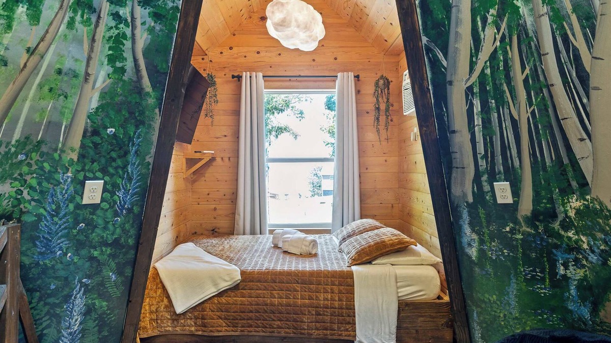 New Hope Cabin | TeePee at Paradise Point with a hot tub, fire pit, & grill!