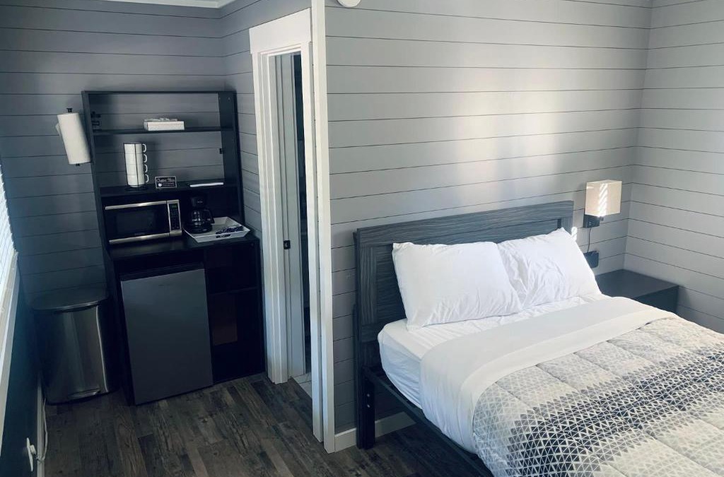 Roscommon Apartment | TeePee Room 15-Newly Renovated