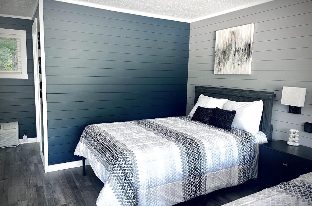 Roscommon Apartment | TeePee Room 9-Newly Renovated