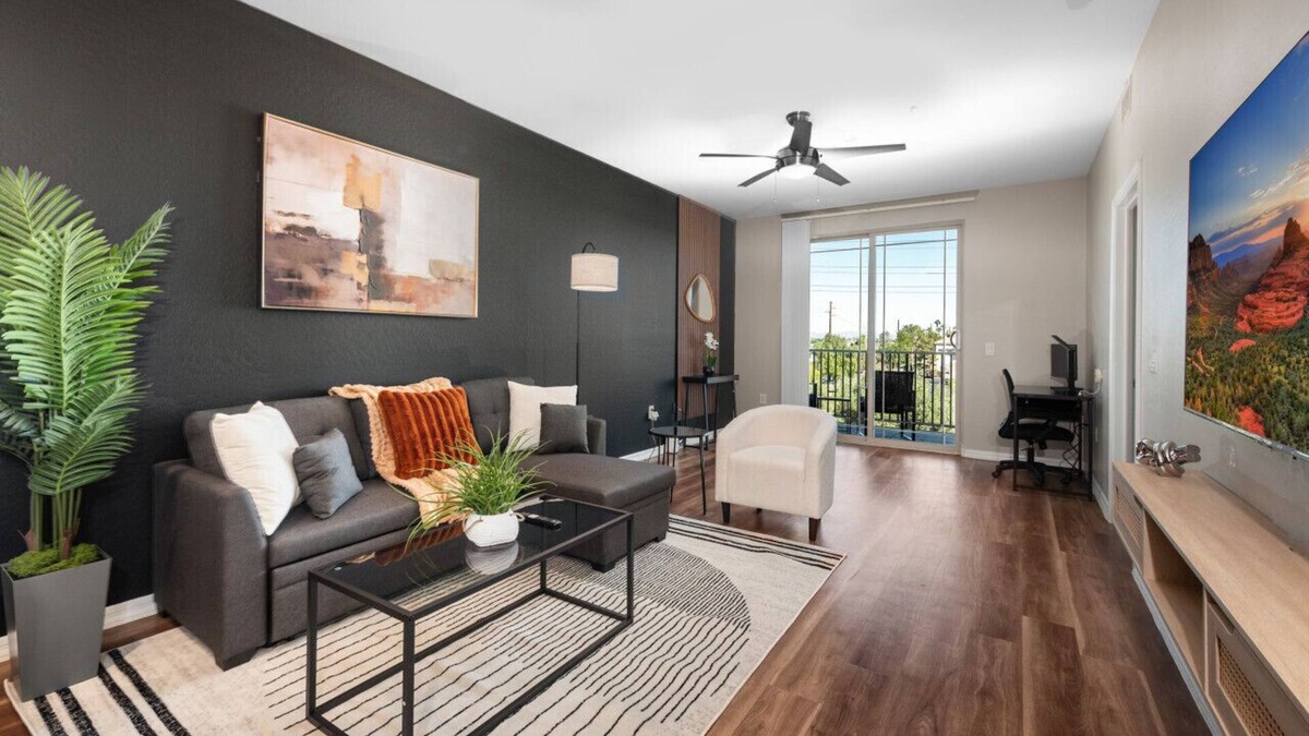 Tempe Apartment | Tempe Apartment for 8 Walk to ASU and Mill Ave