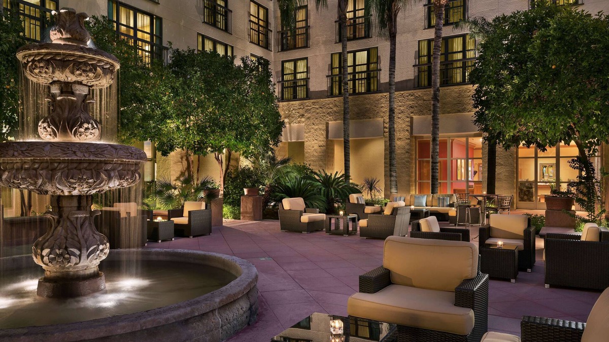 Tempe Hotel | Tempe Mission Palms, a Destination by Hyatt Hotel