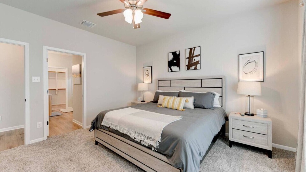 Temple House | Temple 3BR Home 4 Beds, Great