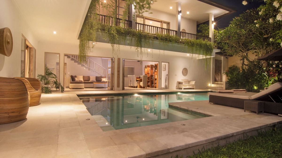 Batu Bolong Villa | Temple Estate; fully serviced 7 bedroom villa, central Canggu close to the beach