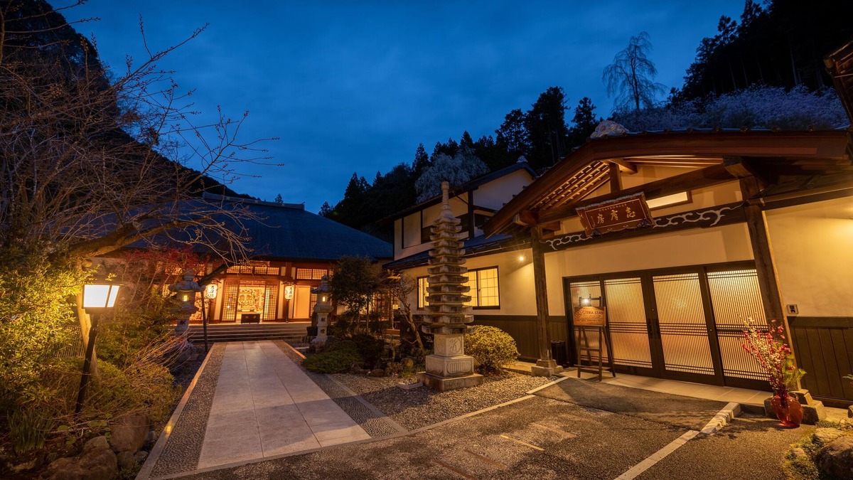 Minobu House | Temple Hotel Shimanobo