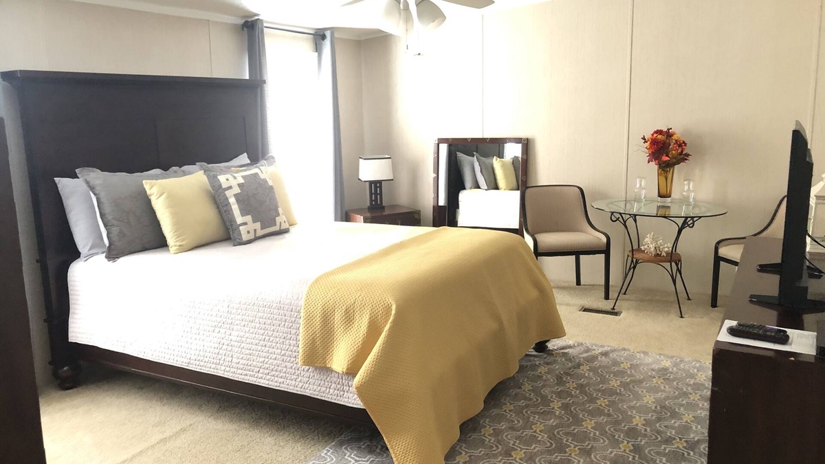 Caret Bed & Breakfast | Temple in the Woods