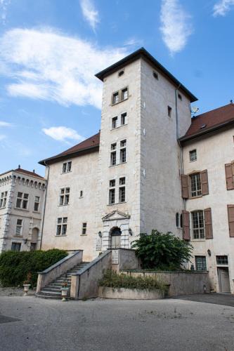 Fontaine Apartment | Tempologis - Chateau de la Rochette