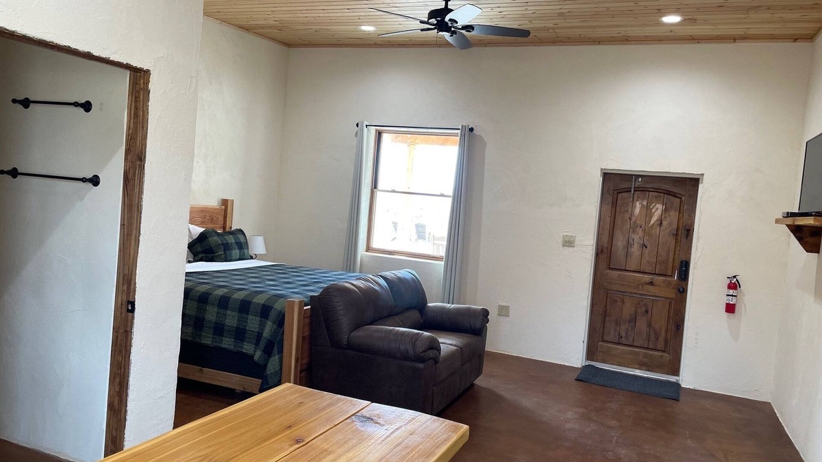 Study Butte-Terlingua Cabin | Ten Bits Ranch - Room #19 Lewis Land & Cattle Co.