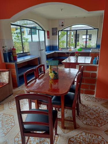 Tena House | Tena - 4 Beds - Sleeps 12 - Pet Friendly - Hot Tub