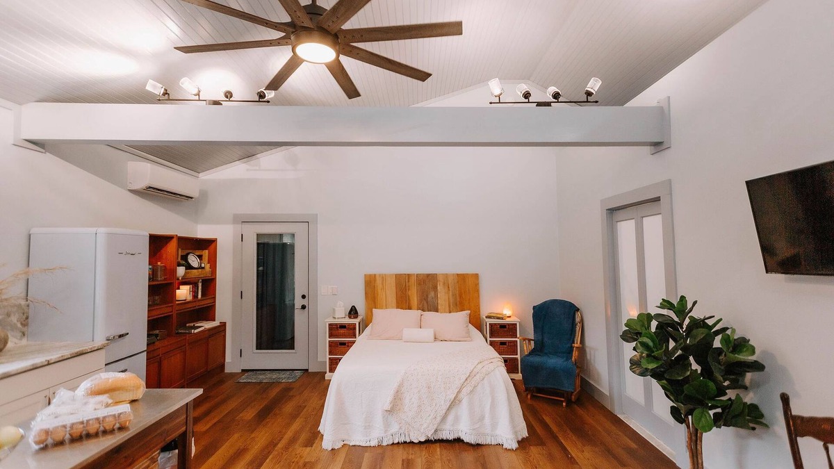 Muddy Pond Apartment | Tennessee Dream Getaway