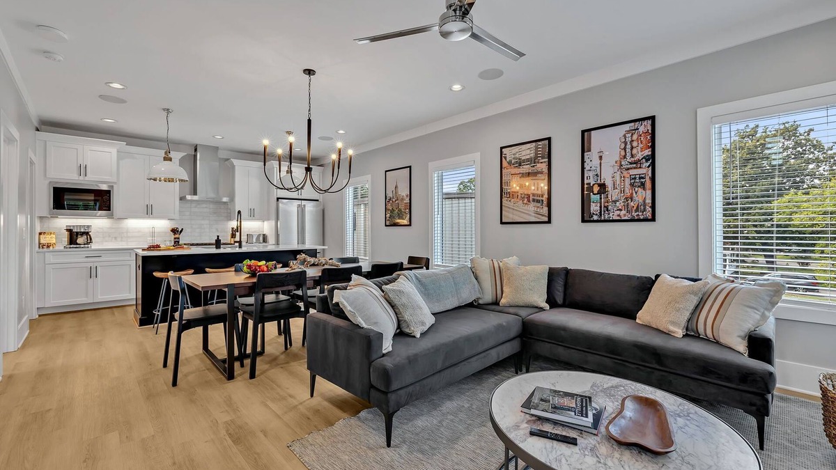 Berry Hill House | Tenor - Private Rooftop - 8 mins to Broadway
