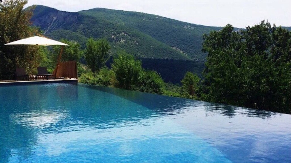 Montbrun-les-Bains Cabin | TENT LODGE LARGE COMFORT IN DOMAIN OF MORE THAN 100 HECTARES IN PROVENCE