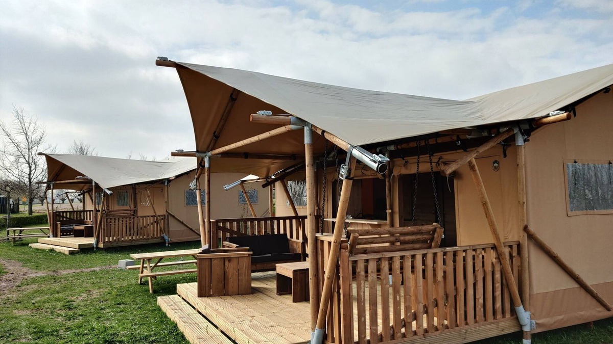 Bant House | Tent lodge near forest