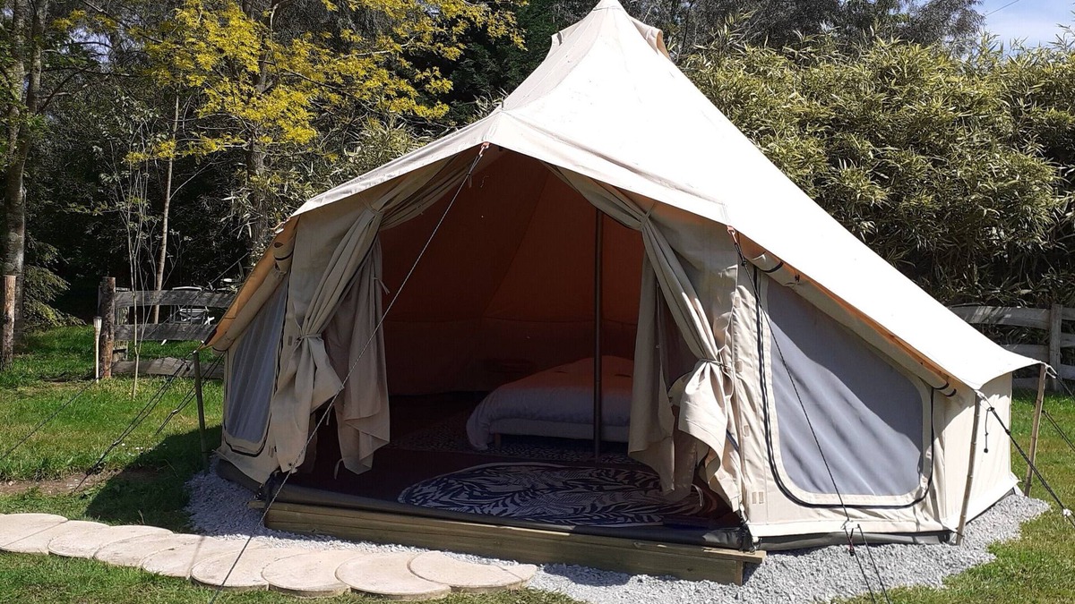Parigne-lʼEveque RV Rental | Tente Glamping de Charme Autentic Jack Bell en Sarthe