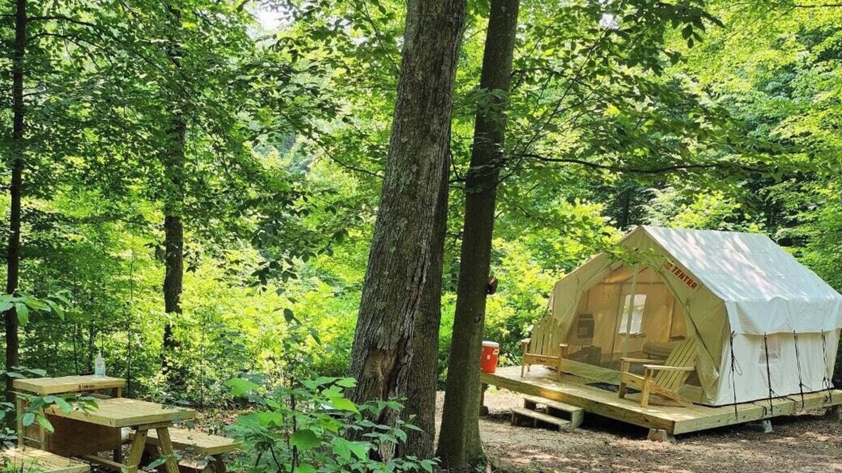 Logan RV Rental | Tentrr Signature Site - Lazy Ferret Glamping - Camp Bobcat