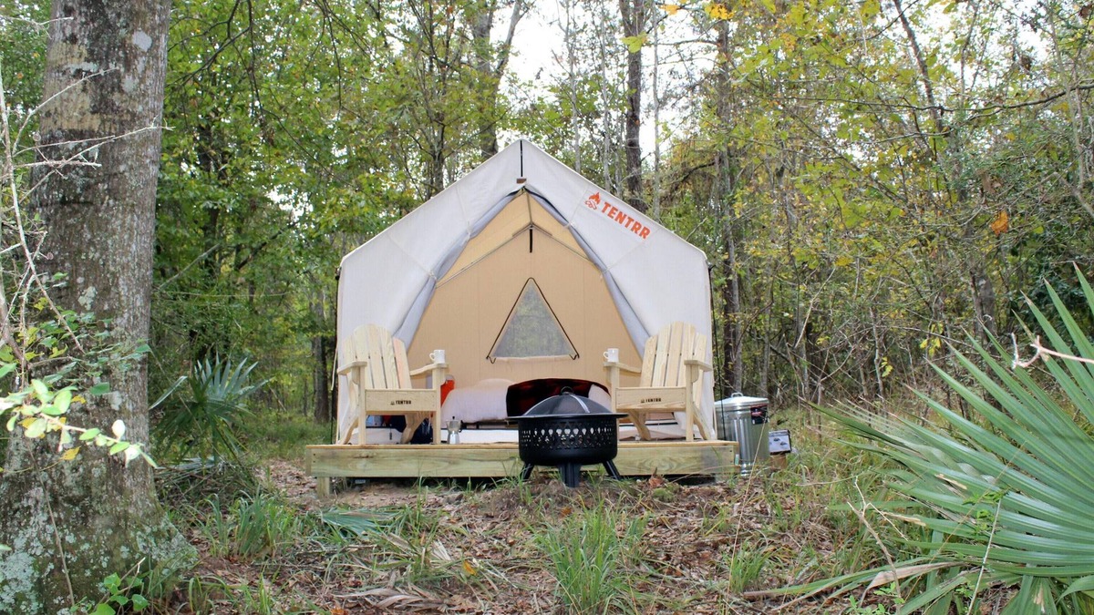 Mandeville RV Rental | Tentrr State Park Site - Louisiana Fontainebleau State Park - Pond View E - Sing
