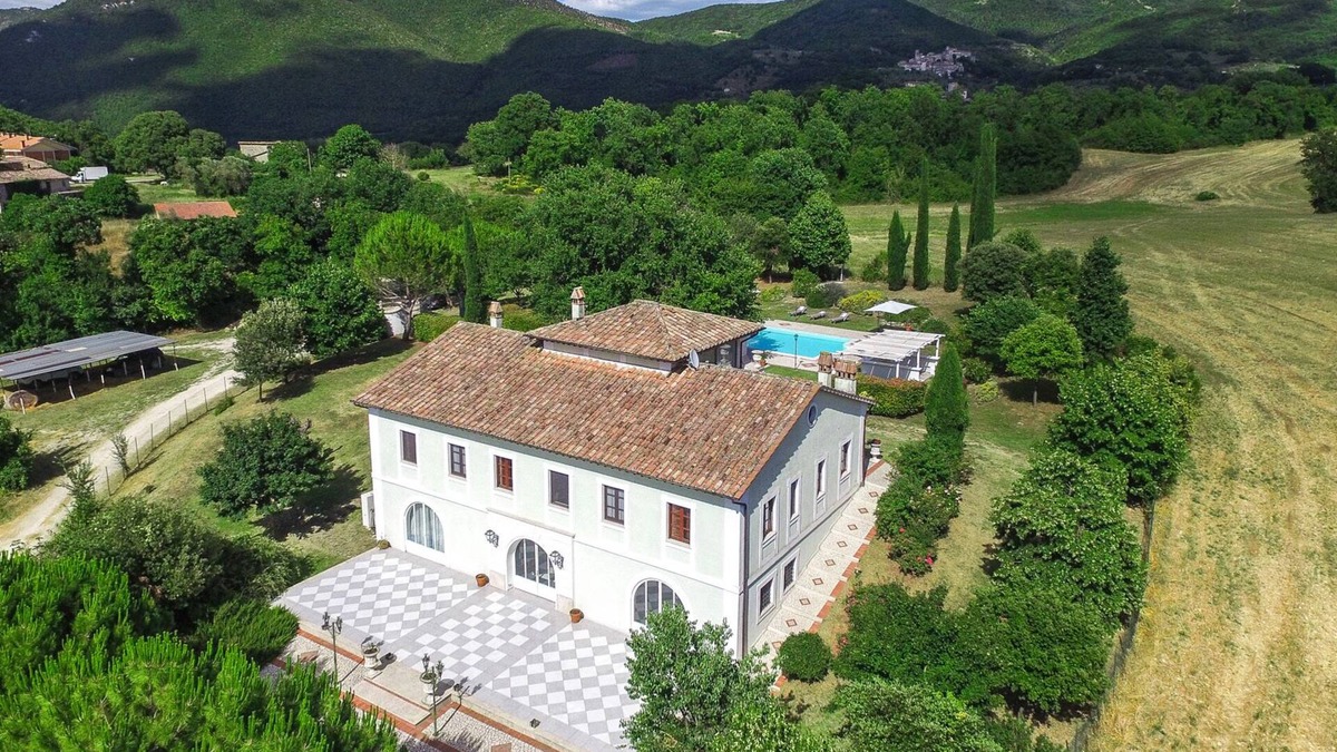 Acquasparta Villa | Tenuta Astolfi 12+3, Emma Villas
